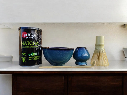 Zestaw startowy do herbaty matcha Bio 100g z piękną czarką miotełką i łyżką Royal Brand