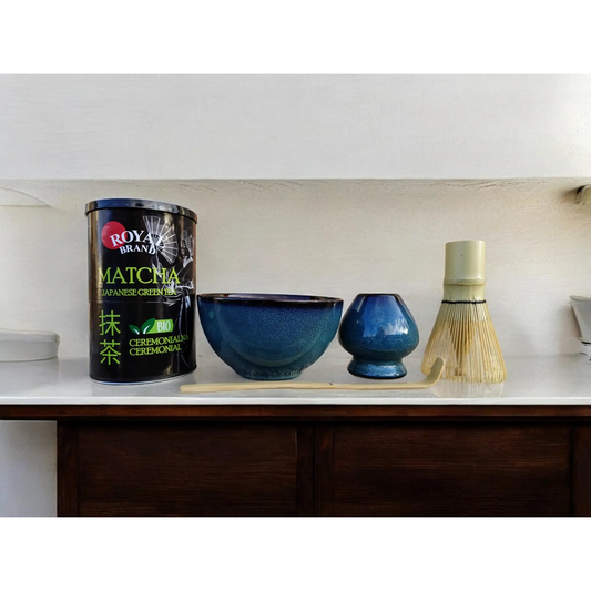 Zestaw startowy do herbaty matcha Bio 100g z piękną czarką miotełką i łyżką Royal Brand